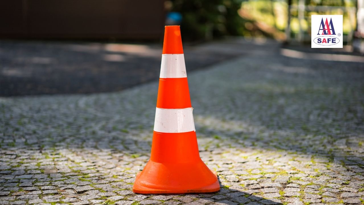 Traffic Cones Specification Guide Height, Base Weight, and Reflective Band Standards image